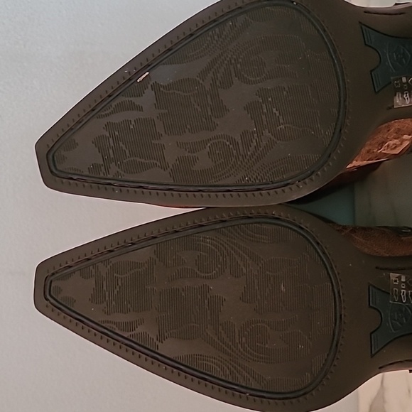 Ariat Leather Brown Textured Tooled Studded Snip Toe Western Cowgirl Boots 9.5 - Picture 16 of 16